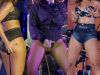 Portretul unui popstar care persevereaza in coportament indecent pe scena - FOTO