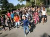 Tinerii din "La La Band" dau startul distractiei cu flashmob-ul din "Pariu cu viata"