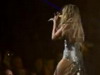 Jennifer Lopez isi pierde extensiile de par! Uite cum i-a cazut una in timpul unui concert - VIDEO