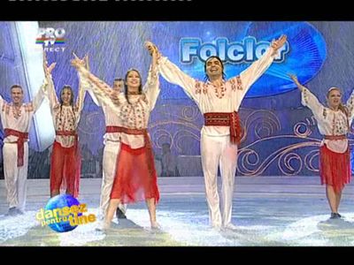 "Bai Pepe, eu ma bag sub masa!", asta i-a zis Cornel Patrichi lui Pepe dupa dansul folcloric in ploaie!