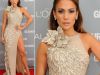 	Jennifer Lopez, spectaculoasa intr-o rochie Versace, crapata pana aproape de talie! VIDEO