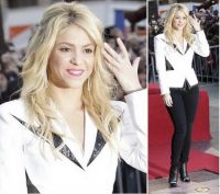 	Shakira, stearsa si intr-o tinuta modesta la primirea stelei de pe Walk of Fame VIDEO