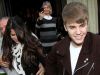 Selena si Justin Bieber se tin de trasnai - Uite cat de fistichiu s-au imbracat
