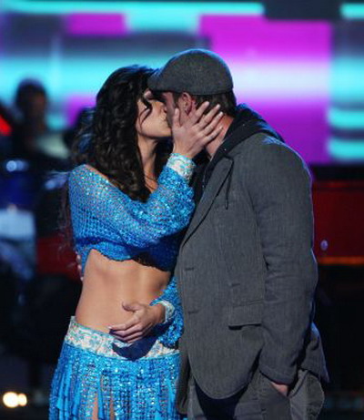 William Levy a sarutat-o pe Elizabeth Gutierrez la "Mira quien baila"! GALERIE FOTO
