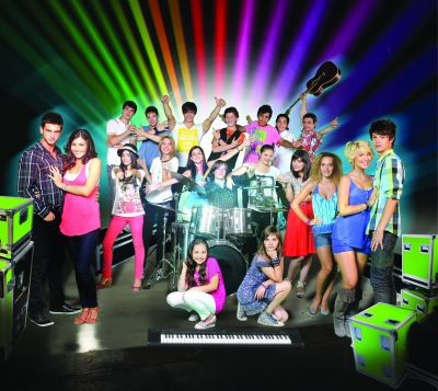 Membrii trupei "La La Band" isi demonstreaza talentul de dansatori la "Dansez pentru tine"