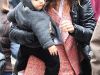 In rochie scurta pe un frig cumplit. Uite ce sacrificii face Miranda Kerr pentru cariera ei
