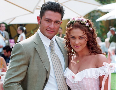 Fernando Colunga si Aracely Arambula au parte de "Imbratisari patimase" ACASA