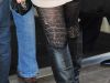 Demi Lovato fotografiata cu ciorapii rupti - Fapt premeditat sau accident?