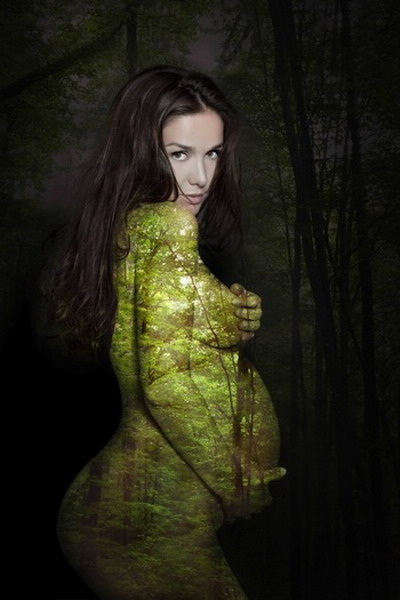 Natalia Oreiro a pozat nud, cu burtica de gravida la vedere. Baietelul ei se va naste in 2012 si se va numi Merlin!