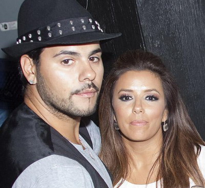 Eva Longoria isi petrece sarbatorile cu Eduardo Cruz