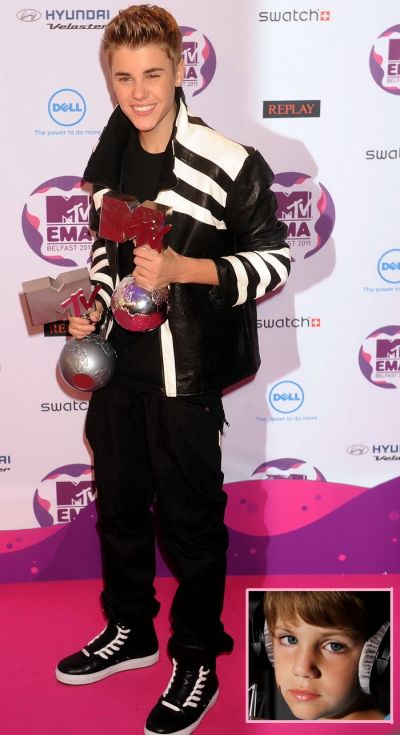 La o parte Justin! Mini Bieber il prinde din urma pe cel mai cunoscut adolescent din lume