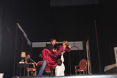 Radu Valcan debuteaza in teatru – FOTO 