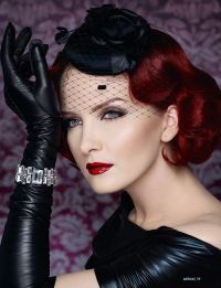 Ioana Maria Moldovan s-a transformat in diva a anilor '30 pentru Unica