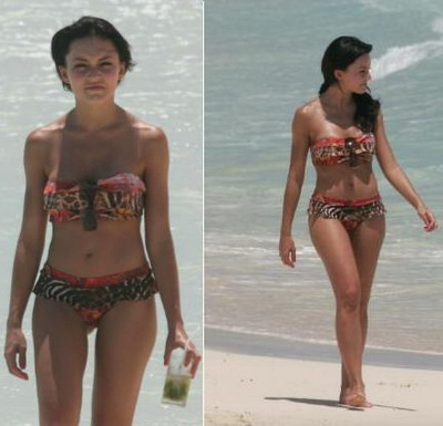 Nu ati ghicit: Actrita de pe plaja este Angelique Boyer -  FOTO