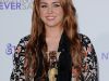 Miley Cyrus s-a facut fata rea - apare in scene de sex