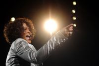 Whitney Houston a murit „saraca lipita pamantului” - Prabusirea unui succes mondial  - GALERIE FOTO + VIDEO