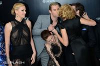 Kristen Stewart a fost pusa intr-o situatie penibila de colegii de platou la premierea filmului “Alba ca zapada si razboinicul vanator” - FOTO