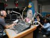 Sara, fetita lui Alex Dima, a dovedit reale calitati de DJ in studioul ProFM, devenit azi un Radio de Pici!