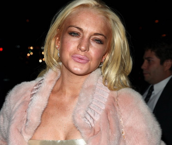Lindsay Lohan isi foloseste gura si in scopuri mai putin jenante! Vezi despre ce e vorba!