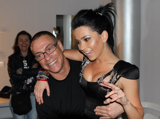 Inna: â€œVan Damme mi-a cerut autografâ€ EXCLUSIV