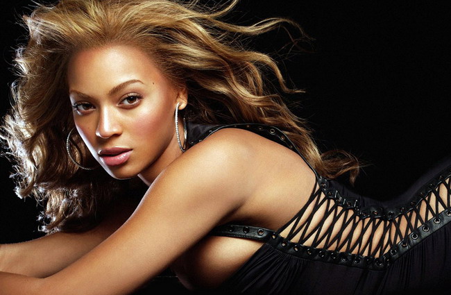 Beyonce a lansat o noua versiune a videoclipului pentru piesa Halo
