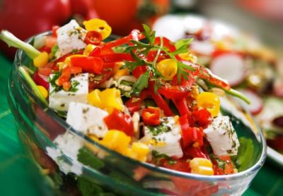 Mihaela Bilic iti spune care sunt cele mai sanatoase sosuri pentru salate. Evita dressingurile din comert! VIDEO!