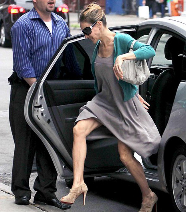 Ati ghicit! Picioarele din imagine sunt ale lui Sarah Jessica Parker