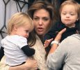 Angelina Jolie cu Vivienne si Knox