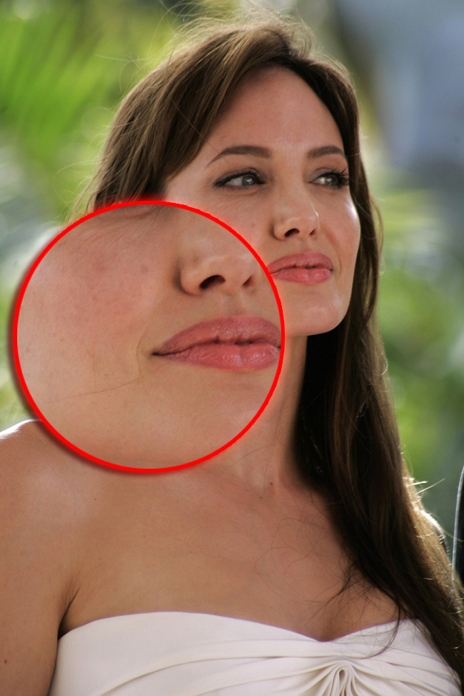 Angelina Jolie imbatraneste: este plina de riduri! FOTO