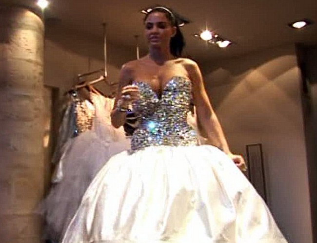 Katie Price ndash; rochie de mireasa cu sute de diamante la a doua casatorie FOTO!