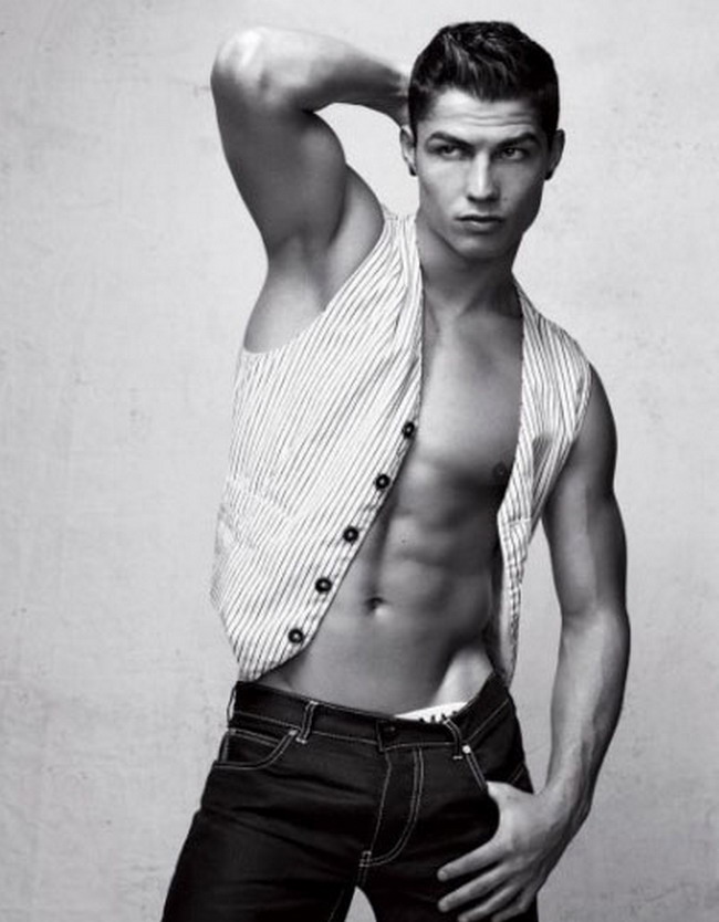 Mama copilului lui Cristiano Ronaldo este o ospatarita din Los Angeles