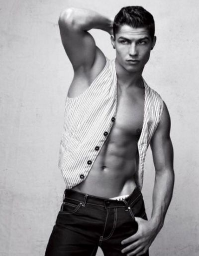 Mama copilului lui Cristiano Ronaldo este o ospatarita din Los Angeles
