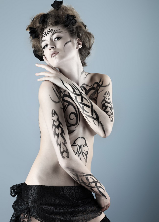 Tatuajele temporare cu  henna neagra  pot provoca reactii alergice grave