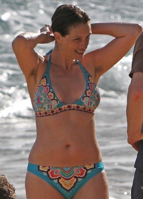 Julia Roberts - neepilata la plaja! FOTO!