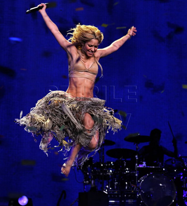 Shakira a innebunit New York-ul: patratele pe abdomen si dans provocator!