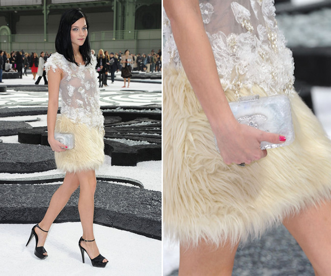 Super cool: clutch-ul in forma de cub de gheata Chanel