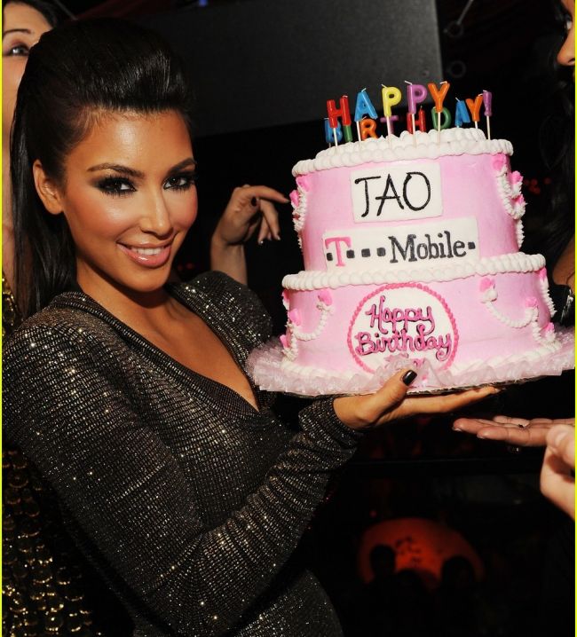 Kim Kardashian - tort de un milion de dolari de ziua ei!