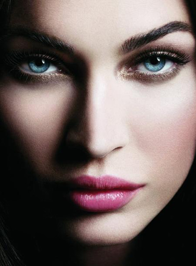Megan Fox, noua fata (perfecta) a cosmeticelor Armani