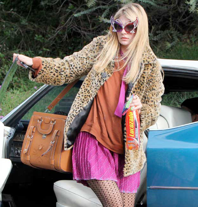 Fashion Police: Mischa Barton intr-un outfit mai mult decat ciudat