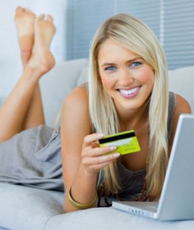 Azi e cea mai aglomerata zi din an pentru cumparaturile pe Internet. Cum poti sa profiti de mega-reducerile de  Cyber Monday ?