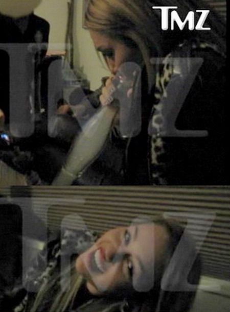 Miley Cyrus fumeaza plante halucinogene VIDEO