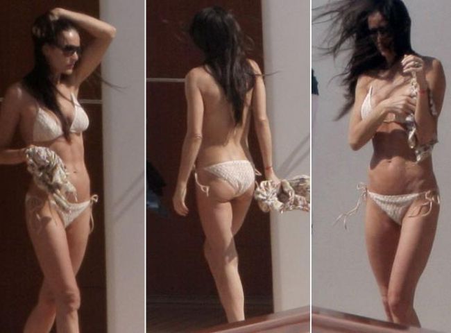 De Revelion, Demi Moore si-a aratat trupul perfect la plaja FOTO