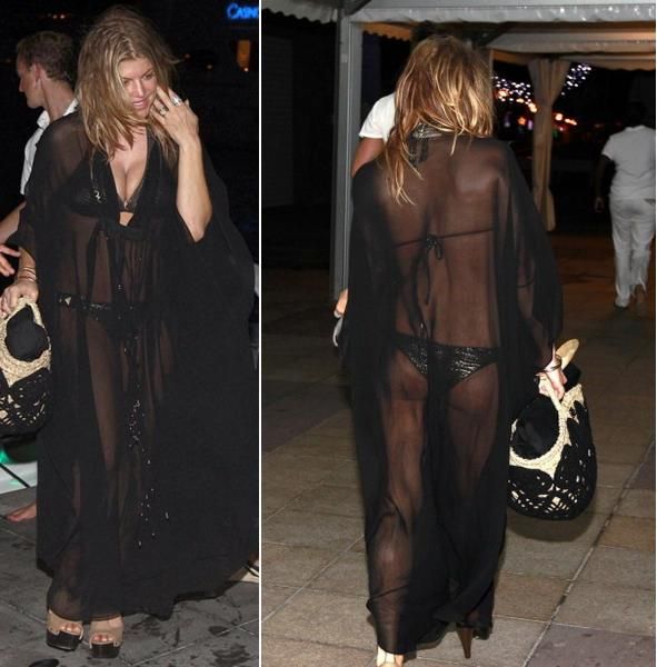 Fergie cu fundul la vedere prin oras! GALERIE FOTO