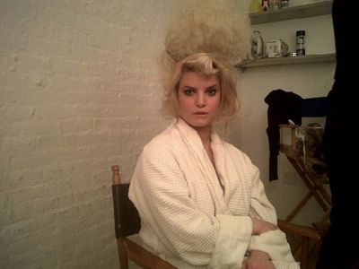 Jessica Simpson incearca o coafura noua! Cum ti se pare?