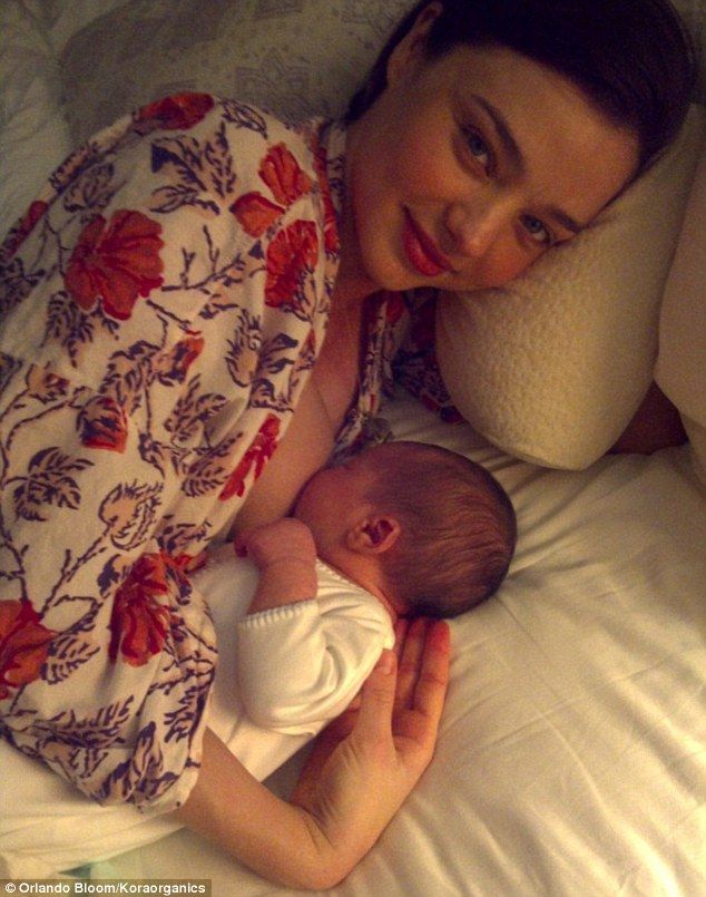 Miranda Kerr - prima poza cu baietelul ei