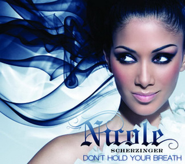 Nicole Scherzinger sufera de inima albastra pe coperta singleului  Don t Hold Your Breath ! FOTO