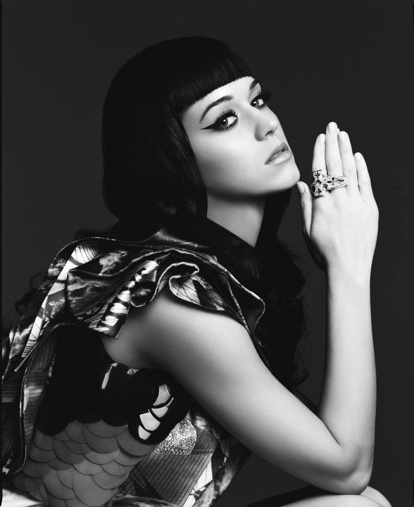 Sa fie Katy Perry sau...Cleopatra?