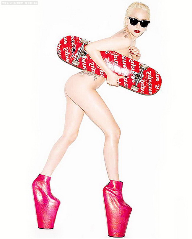 Lady GaGa pozeaza semi-nud pentru Purple Magazine! GALERIE FOTO