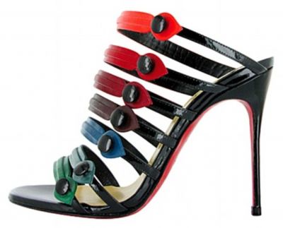 Louboutin a creat sandalele  Blake  pentru actrita din Gossip Girl!