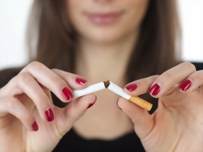 10 motive ca sa nu fumezi cand esti insarcinata